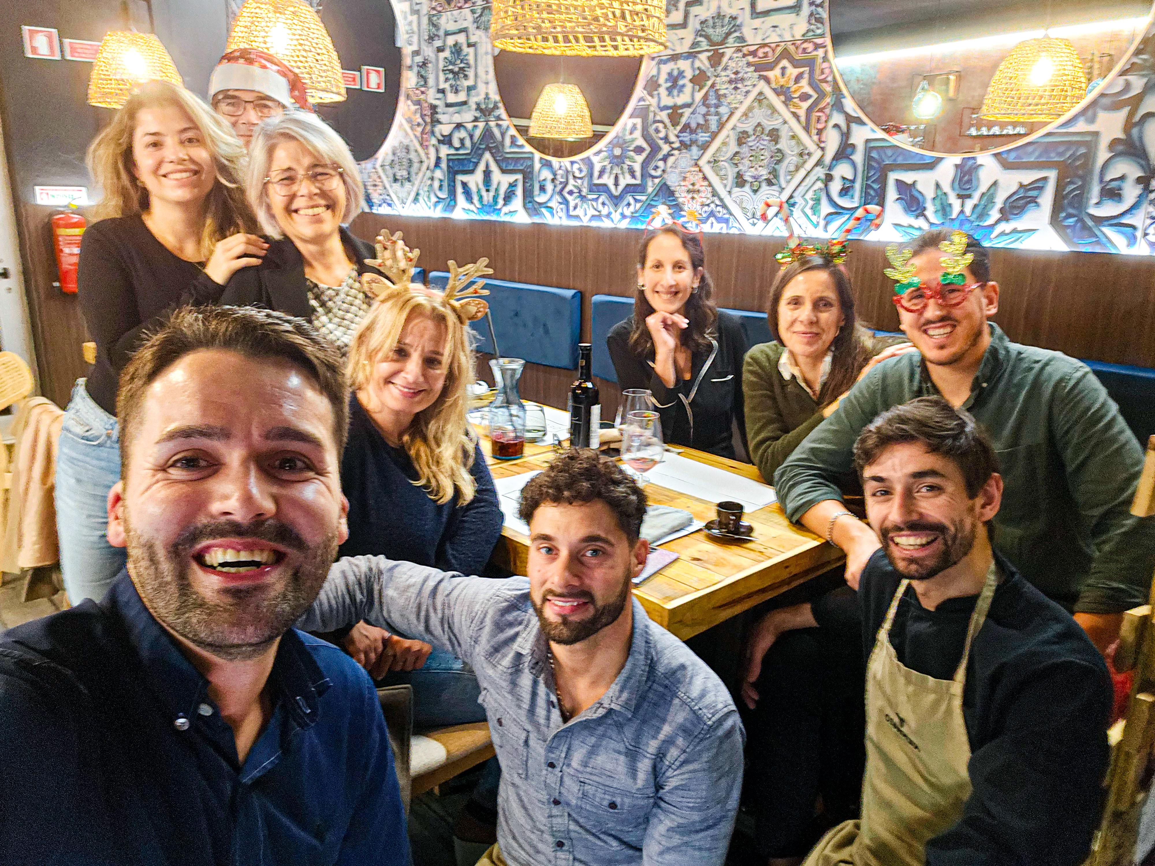 Jantar de Natal 2025 — foto de grupo final com toda a equipa